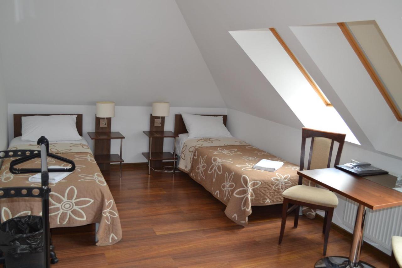 Triple Room,112529100:JPEG